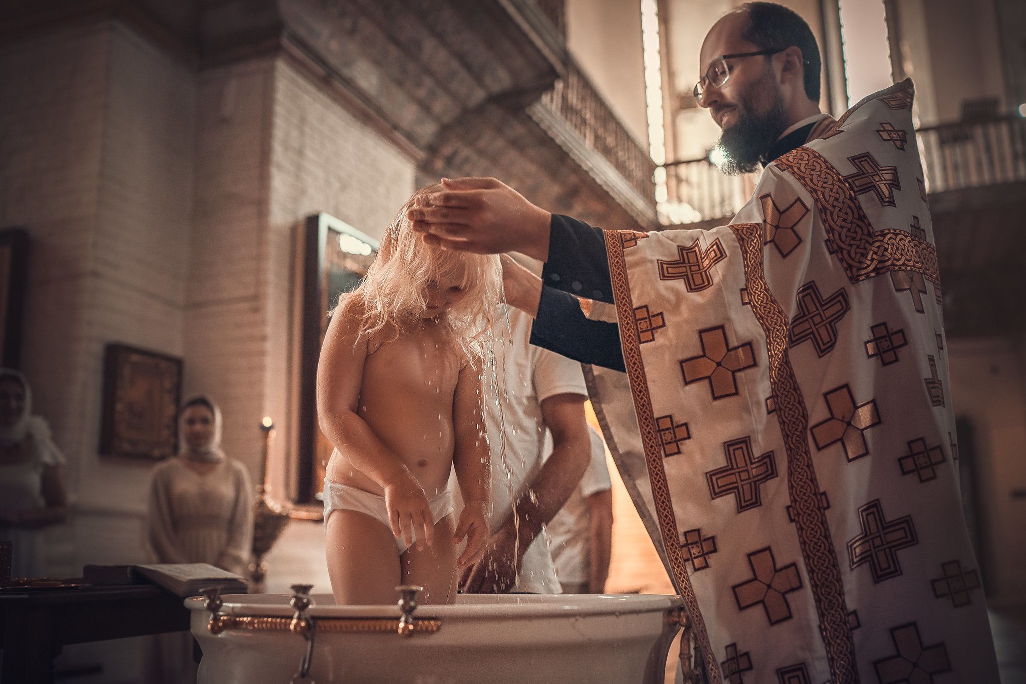 Съёмка крещения дошкольников в Старочеркасском соборе
